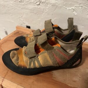 Butora Endeavor climbing shoes